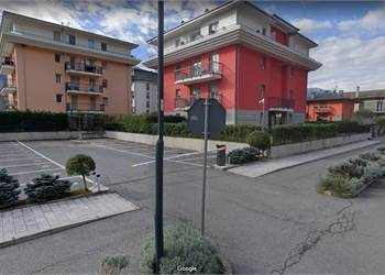 VENDESI POSTI AUTO SONDRIO VIA TEGLIO 24